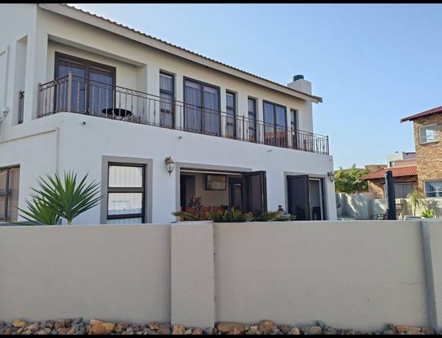 5 BEDROOM HOUSE FOR SALE IN MISTY BAY